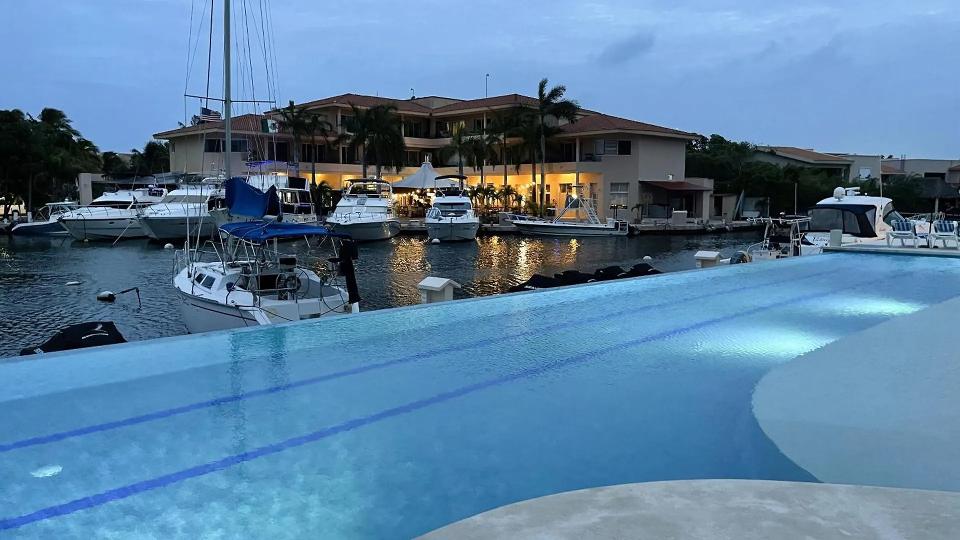 Ground Floor Paradise With Marina View And Pool Paddleboard Included Puerto Aventuras Mexiko