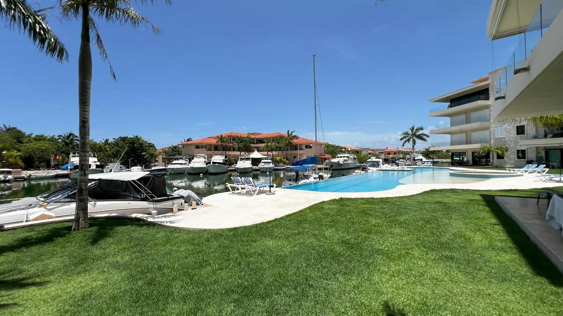 Ground Floor Paradise With Marina View And Pool Paddleboard Included Puerto Aventuras Apartment