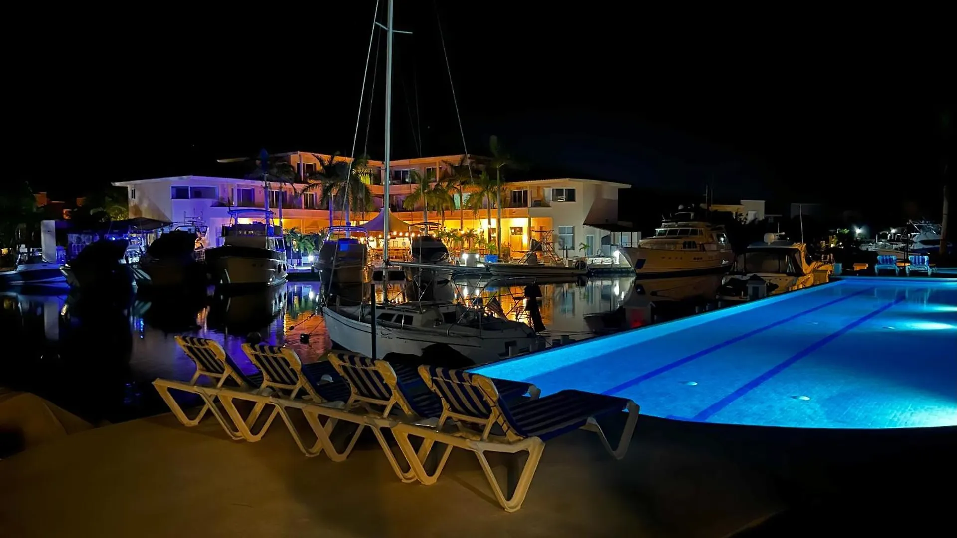 Ground Floor Paradise With Marina View And Pool Paddleboard Included Puerto Aventuras Mexiko